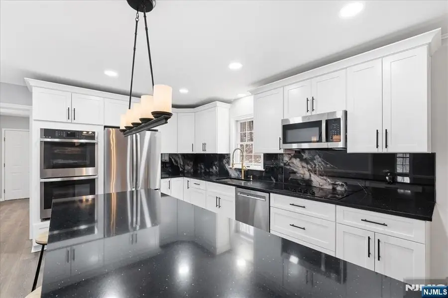 611 Snake Den Road, West Milford, NJ 07480 - Image #3