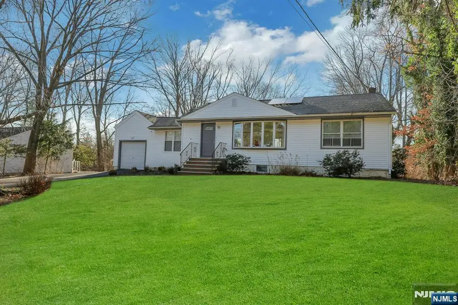 745 Washington Avenue, Township Of Washington, NJ 07676 - Image #2