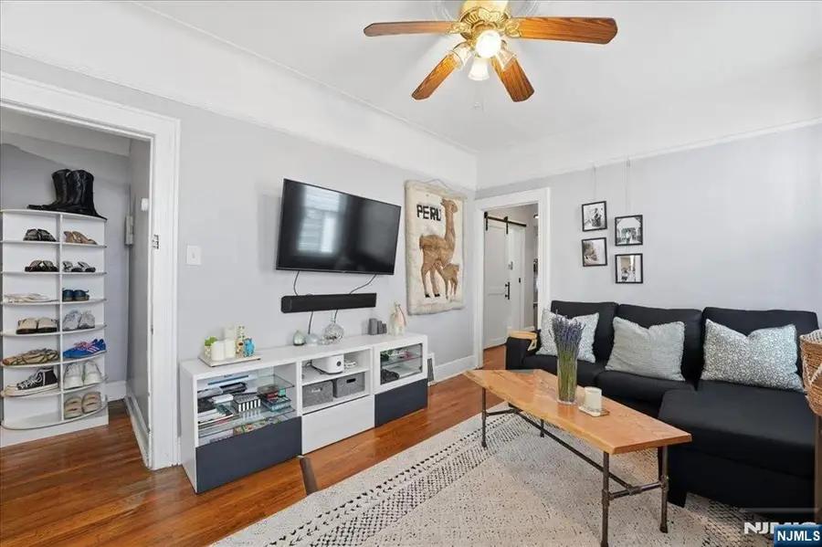 21 Myrtle Avenue, Jersey City, NJ 07305 - Image #3