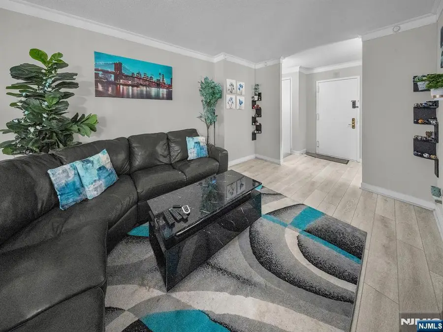 316 Prospect Avenue 8D, Hackensack, NJ 07601 - Image #2