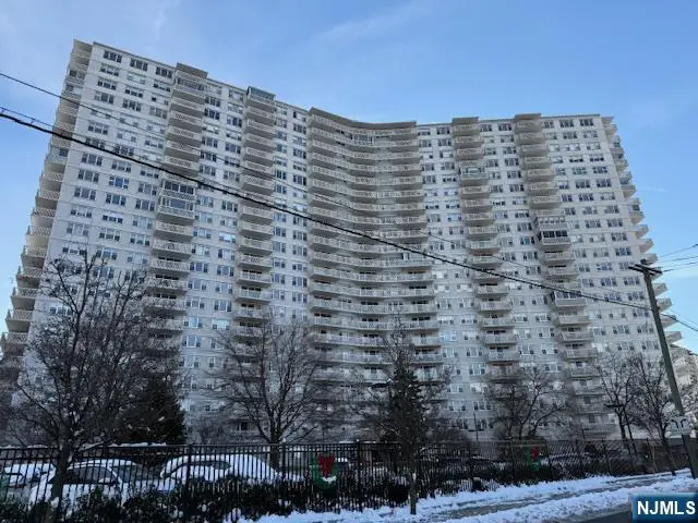 2000 Linwood Avenue 8B, Fort Lee, NJ 07024 - Image #1