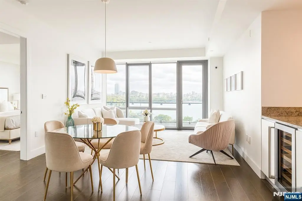 320 Adolphus Avenue 321, Cliffside Park, NJ 07010 - Image #1