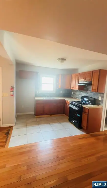 10 Tillinghast Street, Newark, NJ 07108 - Image #3