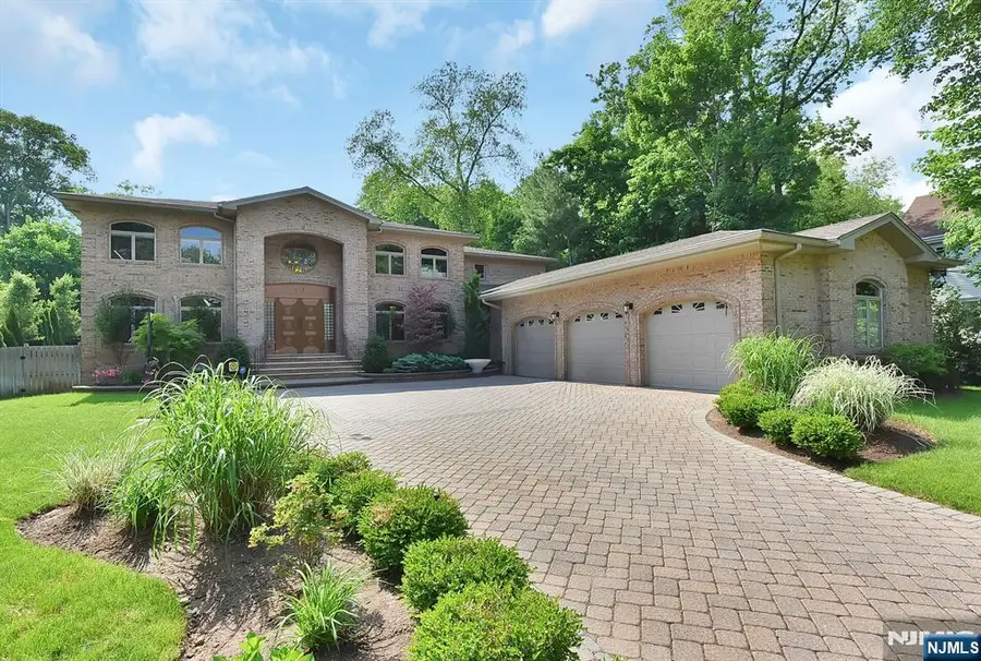 17 Jefferson Avenue, Cresskill, NJ 07626 - Image #2