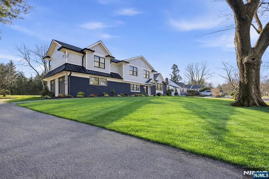 442 Ellis Place, Wyckoff, NJ 07481 - Image #1