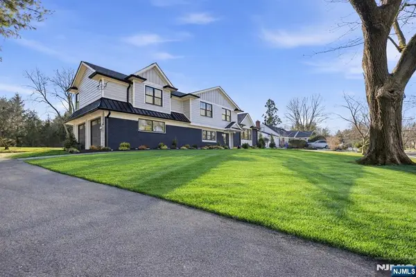 442 Ellis Place, Wyckoff, NJ 07481