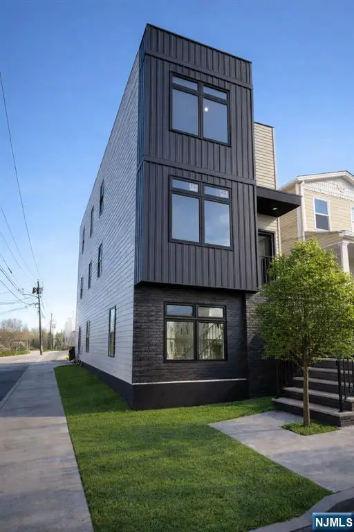 57 Rosa Parks, Paterson, NJ 07524