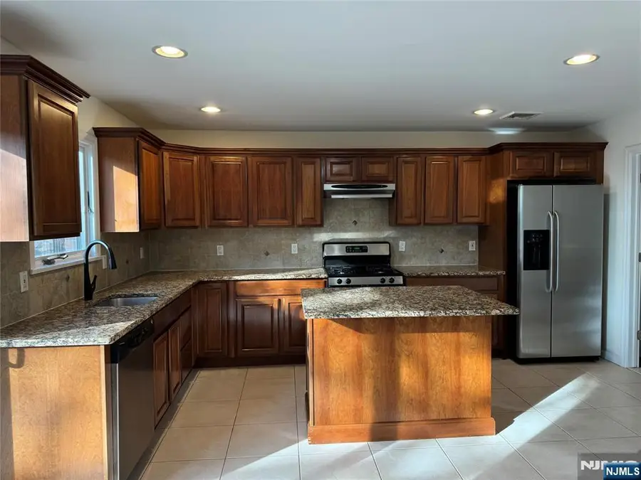 535B Lawn Avenue B, Palisades Park, NJ 07650 - Image #2