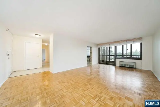 200 Winston Drive 401, Cliffside Park, NJ 07010 - #3