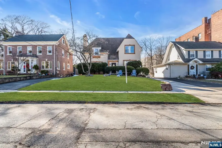 297 Hamilton Place, Hackensack, NJ 07601 - #2