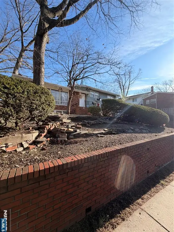 1032 Glen Road, Fort Lee, NJ 07024