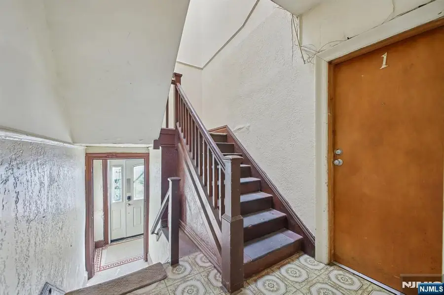 17 Myrtle Avenue, Jersey City, NJ 07305 - Image #2