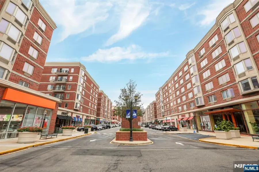 3118 City Place, Edgewater, NJ 07020 - Image #2