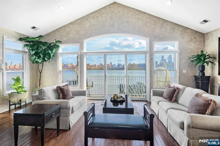 48 Lydia Drive, Guttenberg, NJ 07093 - Image #2