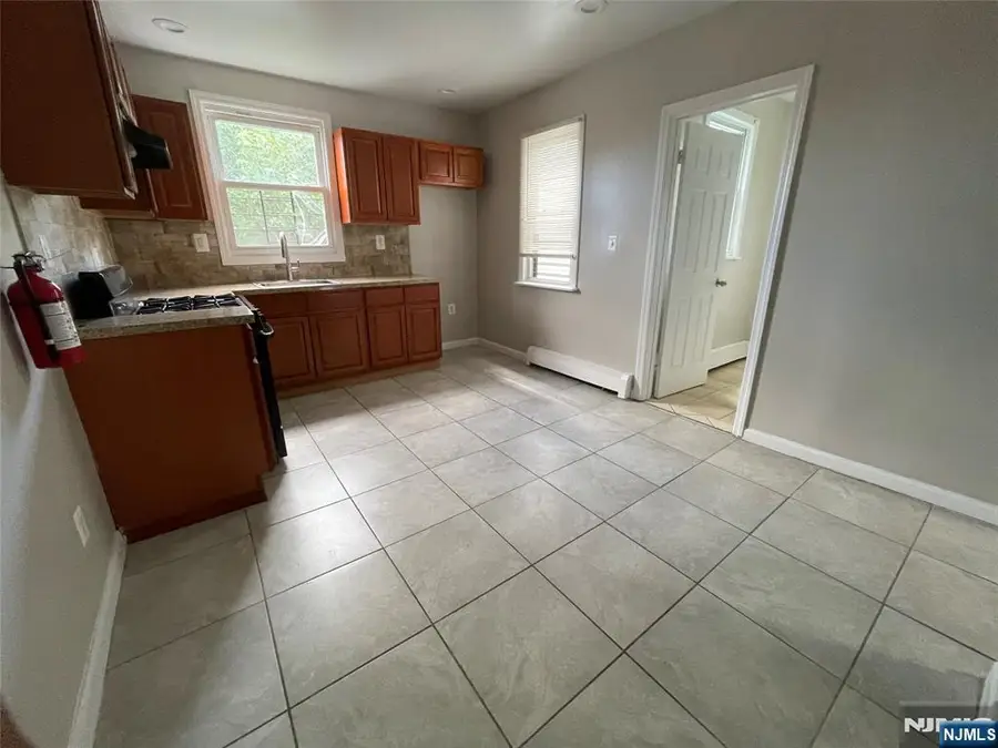 522 Mulberry Street, Newark, NJ 07114 - #2