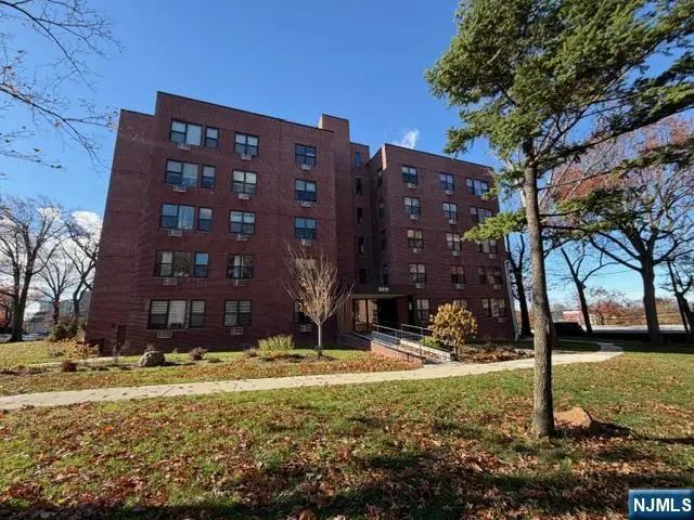 3011 Edwin Avenue 3B, Fort Lee, NJ 07024 - Image #1
