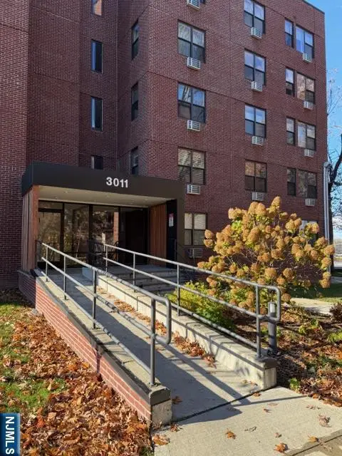 3011 Edwin Avenue 3B, Fort Lee, NJ 07024 - Image #2
