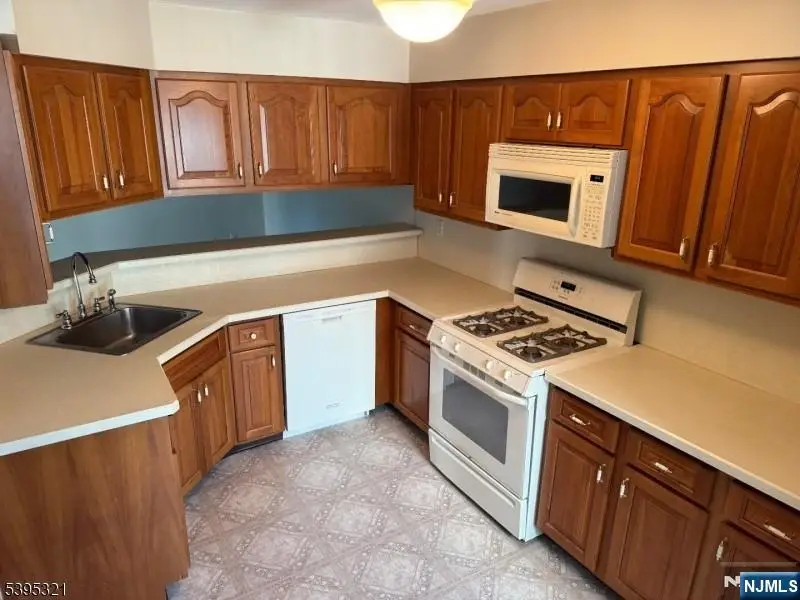 75 Homestead Lane, Lincoln Park, NJ 07035 - Image #3