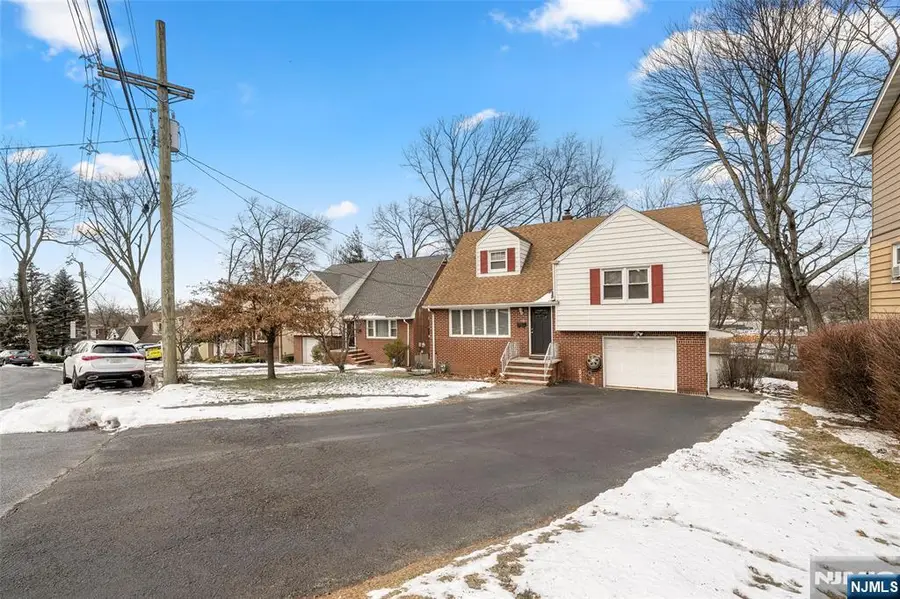 525 Chestnut Street, Ridgefield, NJ 07657 - Image #2