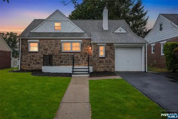 179 Huguenot Drive, New Milford, NJ 07646