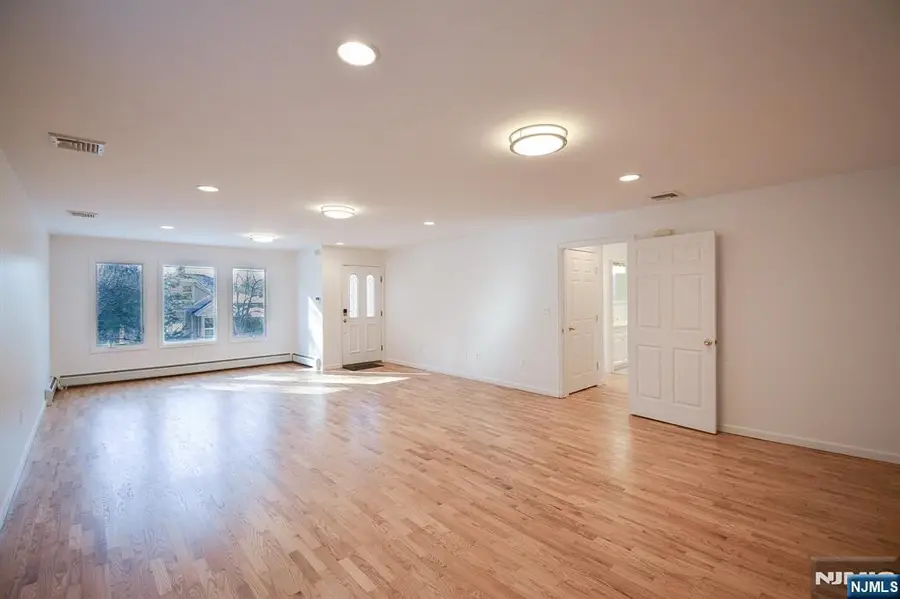 343B Harriet Avenue, Palisades Park, NJ 07650 - Image #2