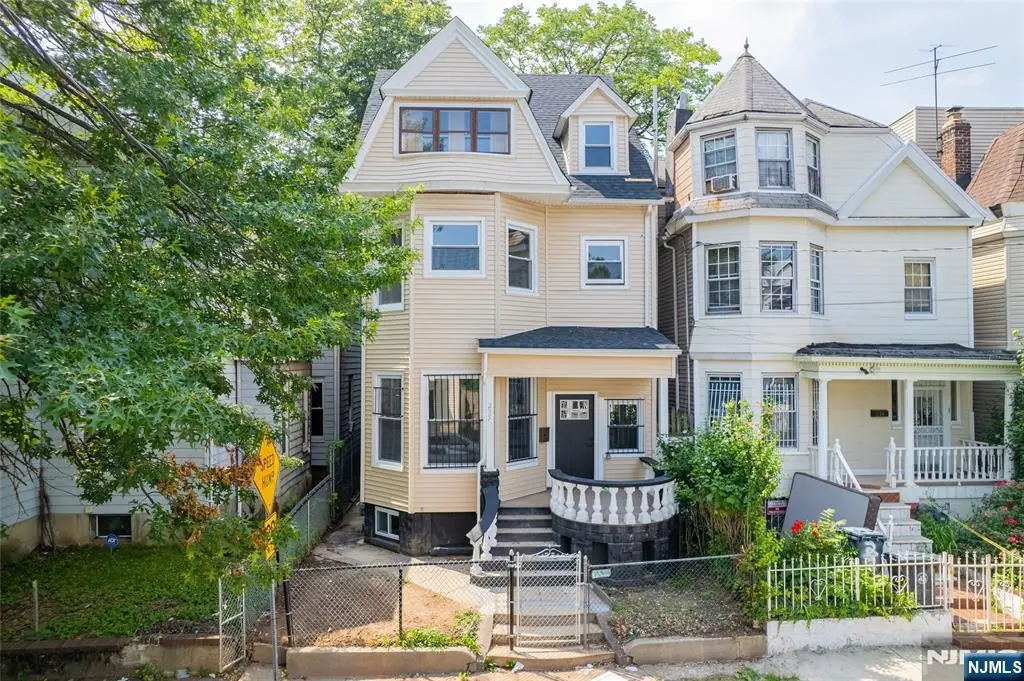 235 W 7th, Newark, NJ 07103 - #1