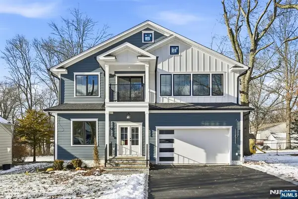 8 Montgomery Road, Livingston, NJ 07039