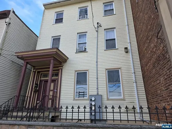 32 Elm, Paterson, NJ 07501