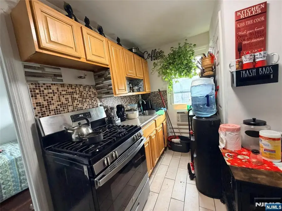 906 New York Avenue, Union City, NJ 07087 - Image #2