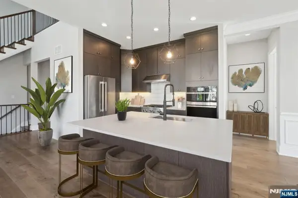 8 Augusta Way, River Vale, NJ 07675