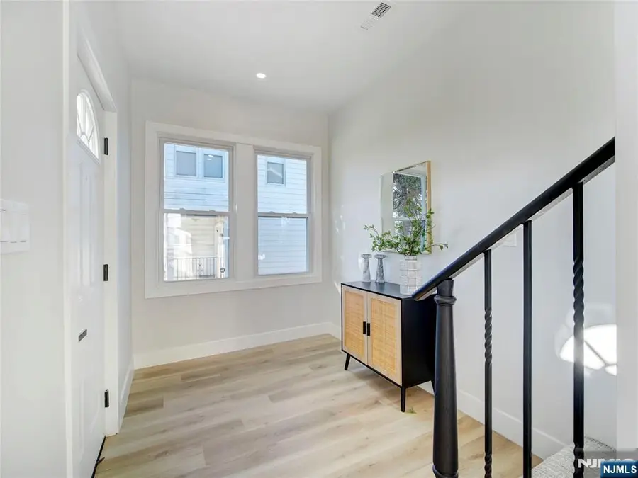 5 Krotik Place, Irvington, NJ 07111 - Image #3