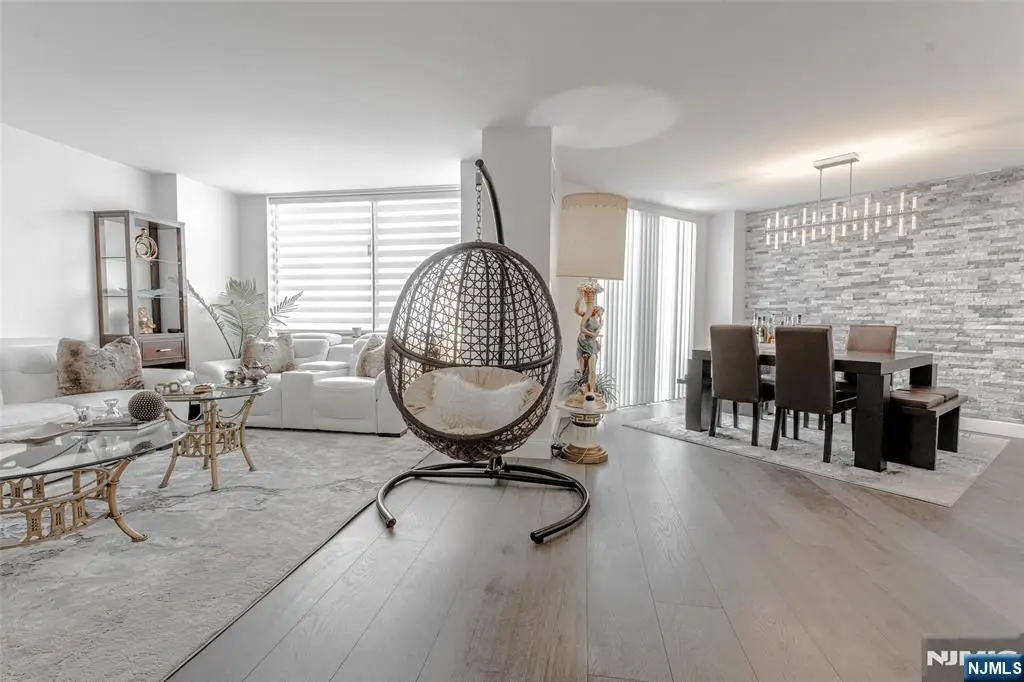 806 Harmon Cove Tower 806, Secaucus, NJ 07094 - #1