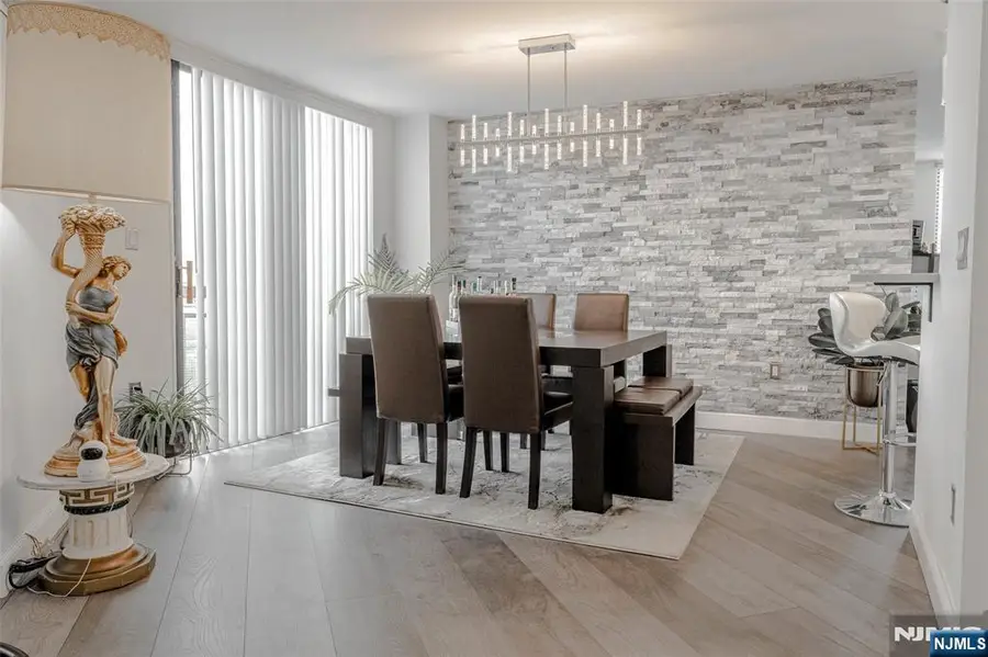 806 Harmon Cove Tower 806, Secaucus, NJ 07094 - #3