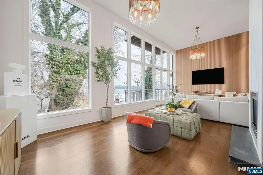 9 Vela Way, Edgewater, NJ 07020 - Image #3