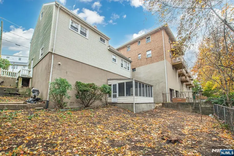 340 Northwood Way, Palisades Park, NJ 07650 - Image #2