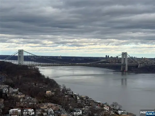 5 Horizon Road 2504, Fort Lee, NJ 07024