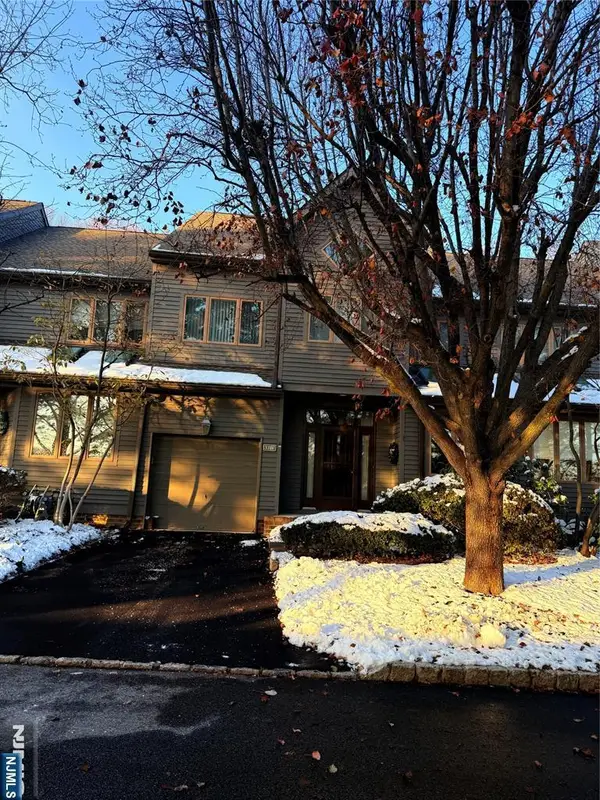 33 Pamrapo Court C33W, Glen Rock, NJ 07452