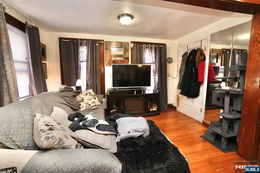 425 Dewitt Avenue, Belleville, NJ 07109 - Image #3