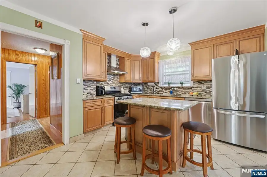 391 Avenue, Bayonne, NJ 07002 - Image #3