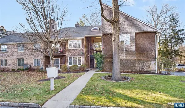 5 Tulip Crescent 1C, Little Falls, NJ 07424