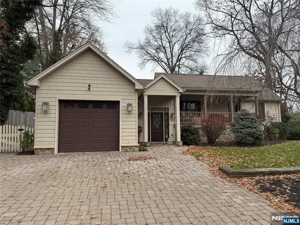 460 Maple Avenue, Twp of Washington, NJ 07676