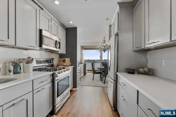 3 Horizon Road #1004, Fort Lee, NJ 07024