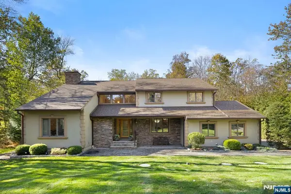 1090 High Mountain Road, Franklin Lakes, NJ 07417