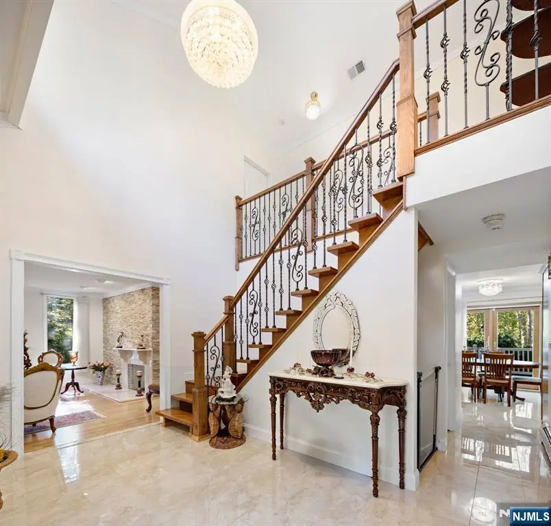 1090 High Mountain Road, Franklin Lakes, NJ 07417 - Image #2