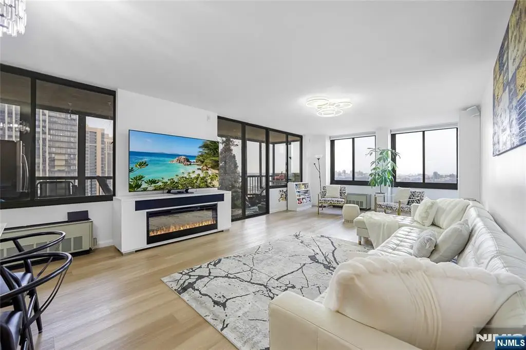 200 Winston 1008, Cliffside Park, NJ 07010 - Image #1