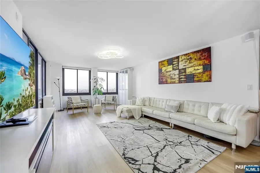 200 Winston 1008, Cliffside Park, NJ 07010 - Image #3