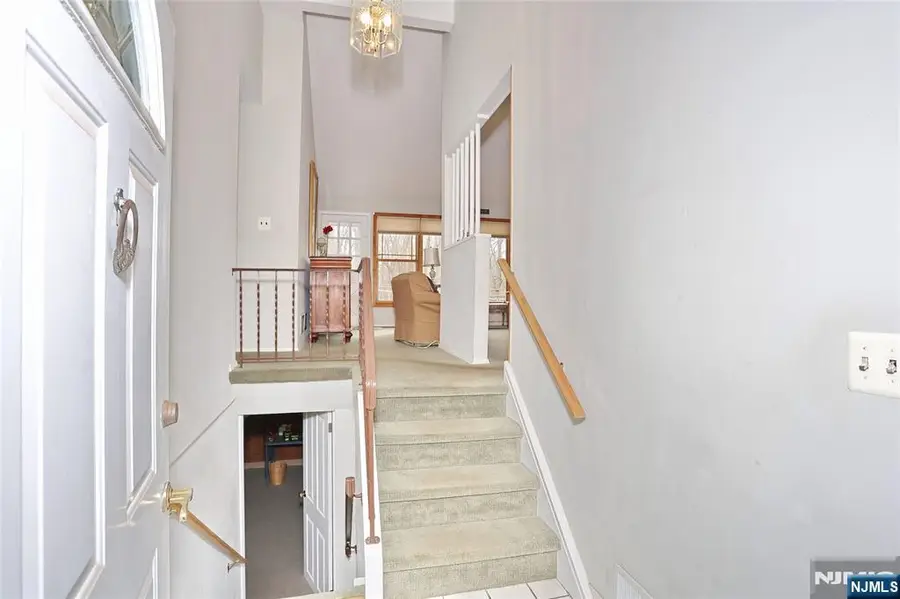 282 Spring Valley Road, Park Ridge, NJ 07656 - Image #3