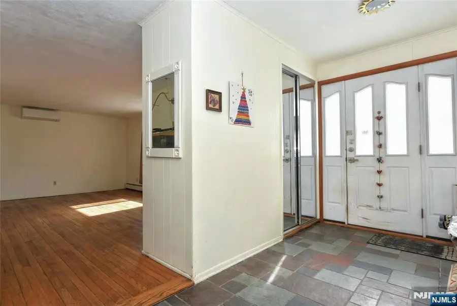 638 Washington Avenue, Township Of Washington, NJ 07676 - Image #3