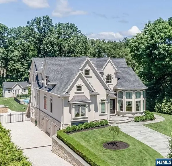 63 Grandview Avenue, North Caldwell, NJ 07006