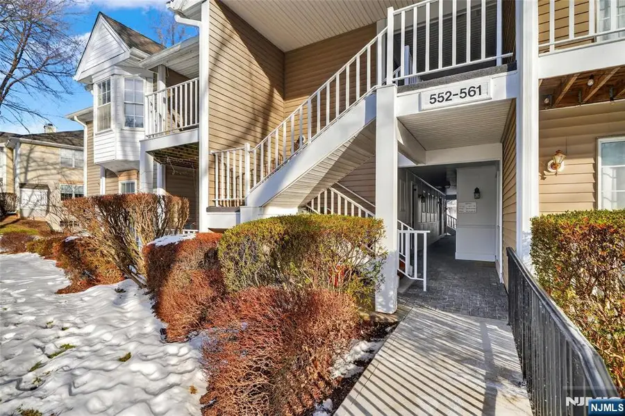 560 Holly Court, Mahwah, NJ 07430 - Image #3